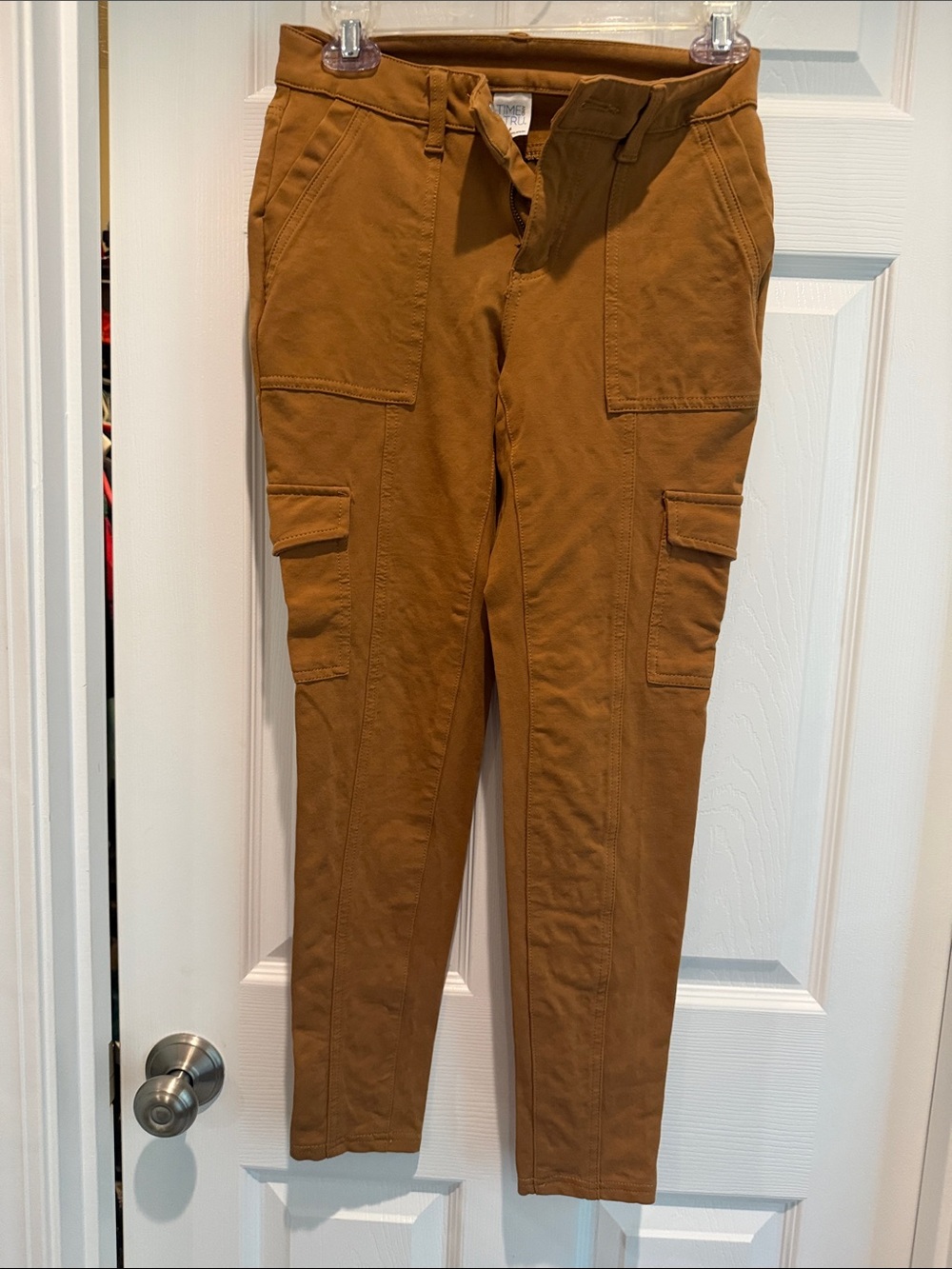 Women’s Slim Cargo Pants in Brown